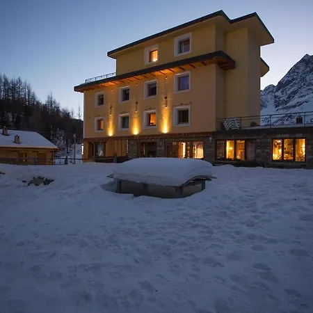 Bleu Hotel 3*
